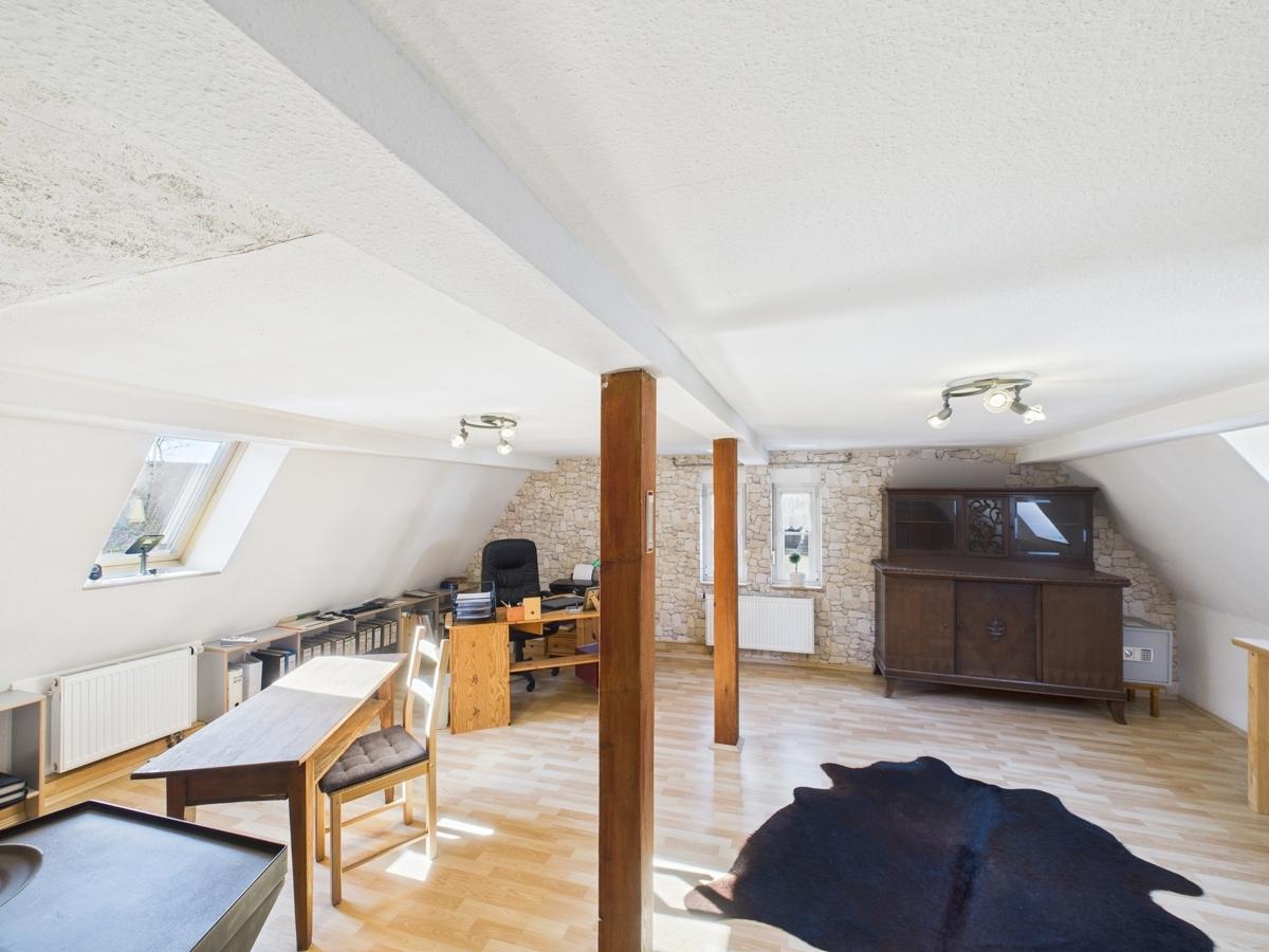 Großes Zimmer 2. OG, teilbar