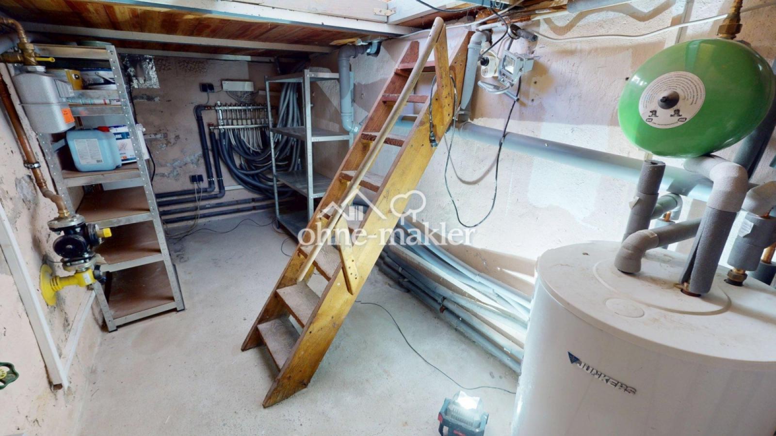 Keller unter Eingangsbereich