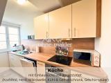 Küche mit Einbauküche