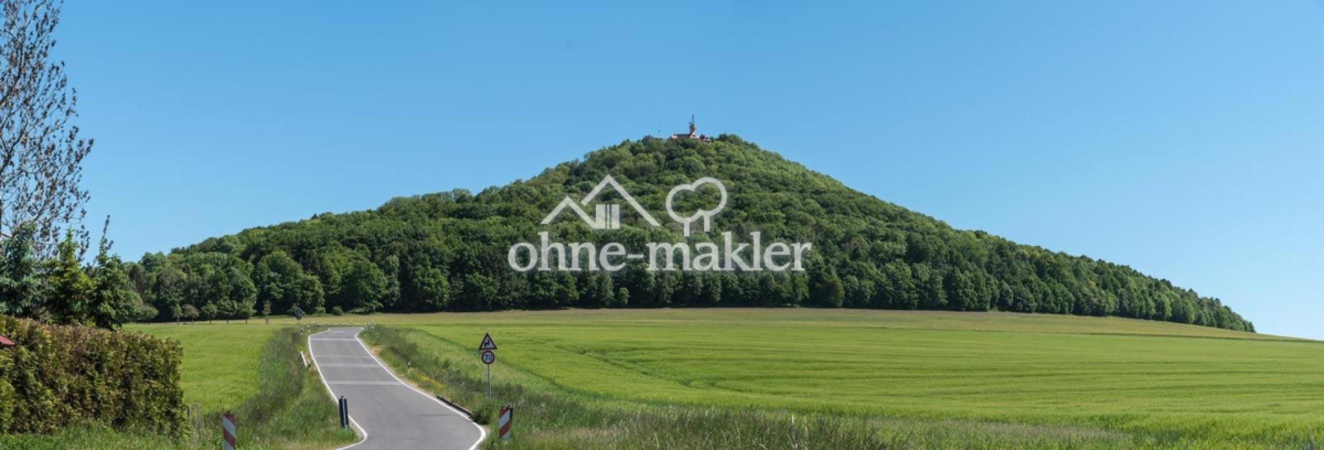 Lage: direkt am Hausberg 