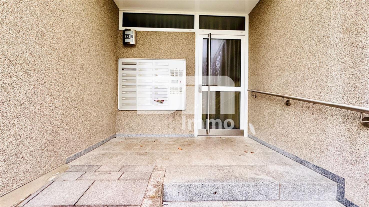 Haupteingang Rampe altengerecht