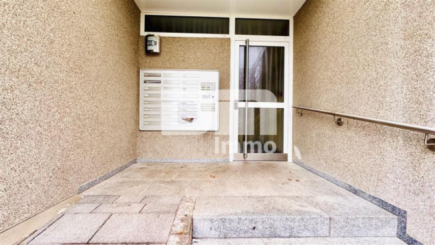 Haupteingang Rampe altengerecht