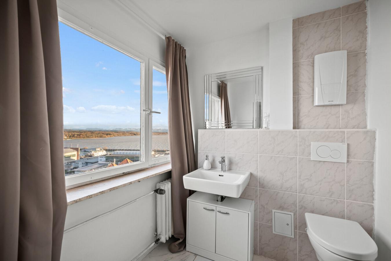 Tageslichtbad 11. Stock