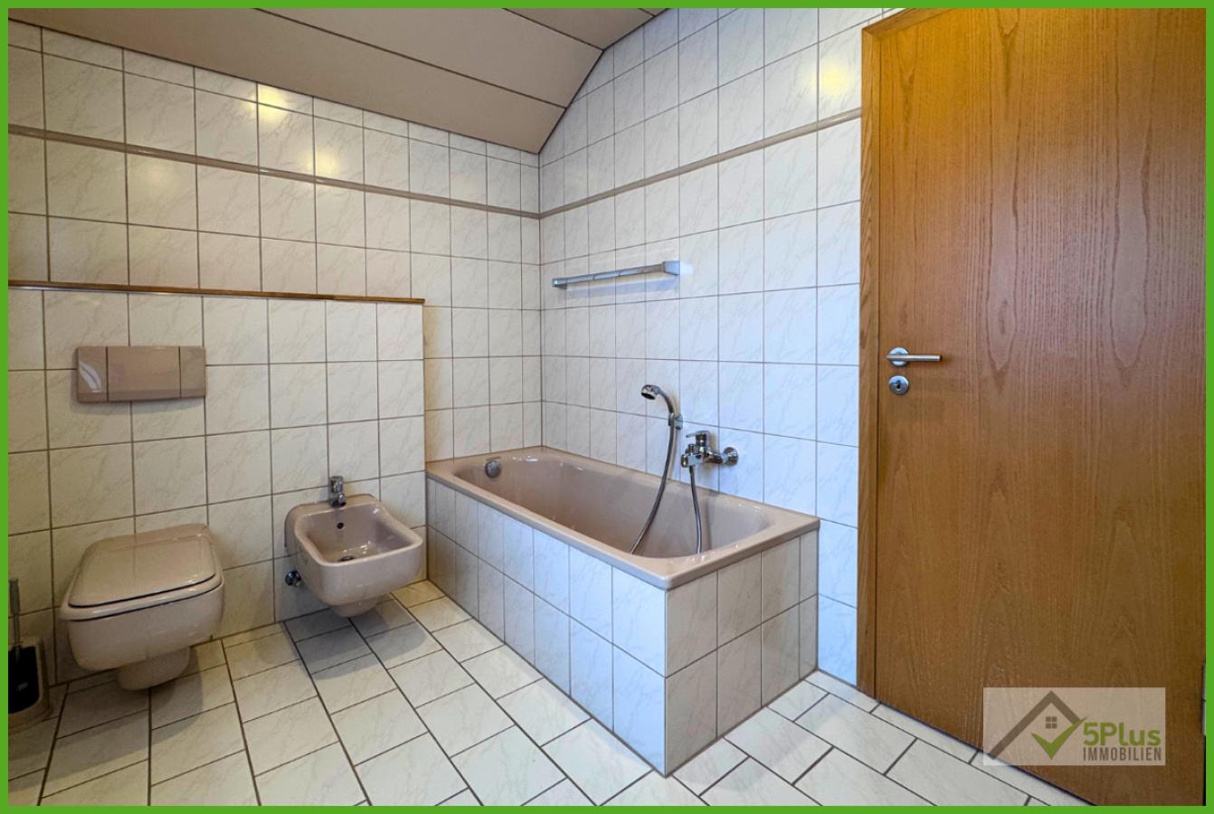 5Plus Immo Bungalow zur Miete Inden/Altdorf Badezimmer