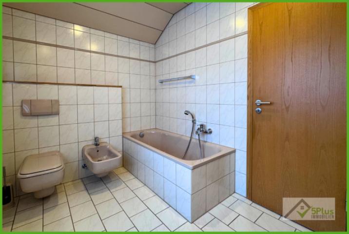 5Plus Immo Bungalow zur Miete Inden/Altdorf Badezimmer