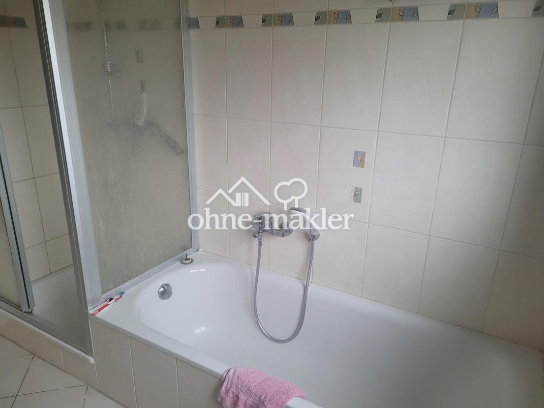 Bäder mit Dusche und Badewanne