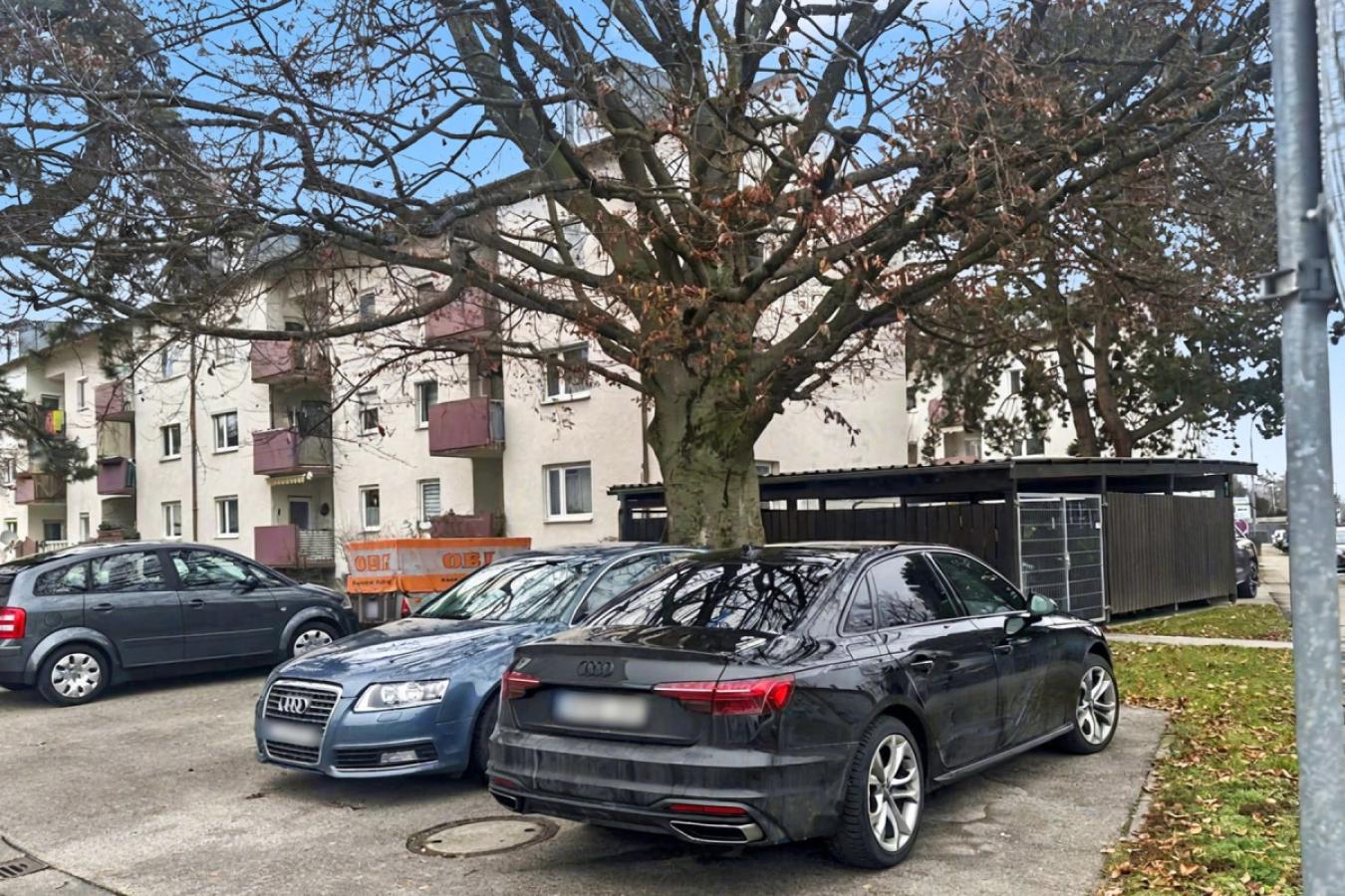 Außenstellplatz ganz rechts