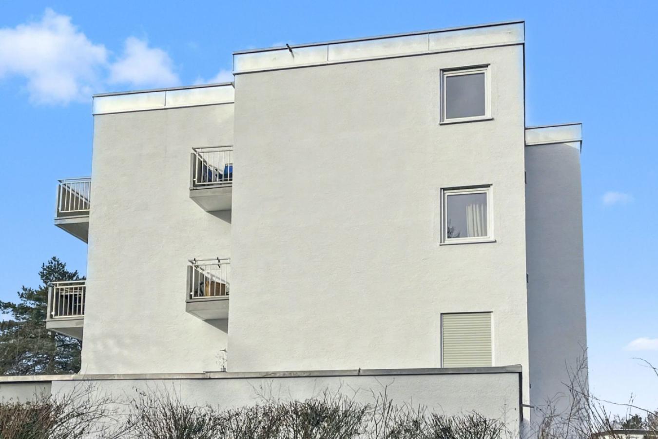 Hausseite zum Parkplatz