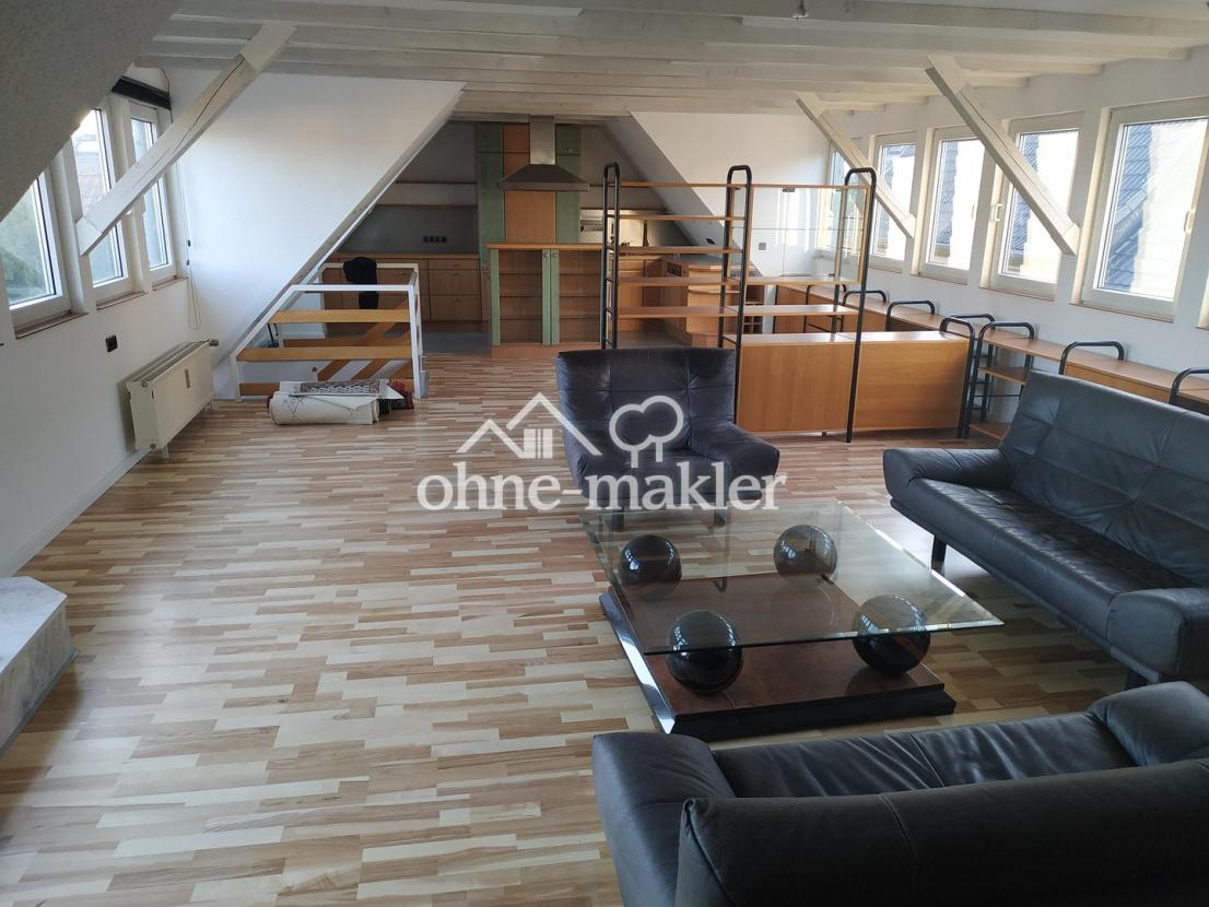 Blick Wohnzimmer zur Küche