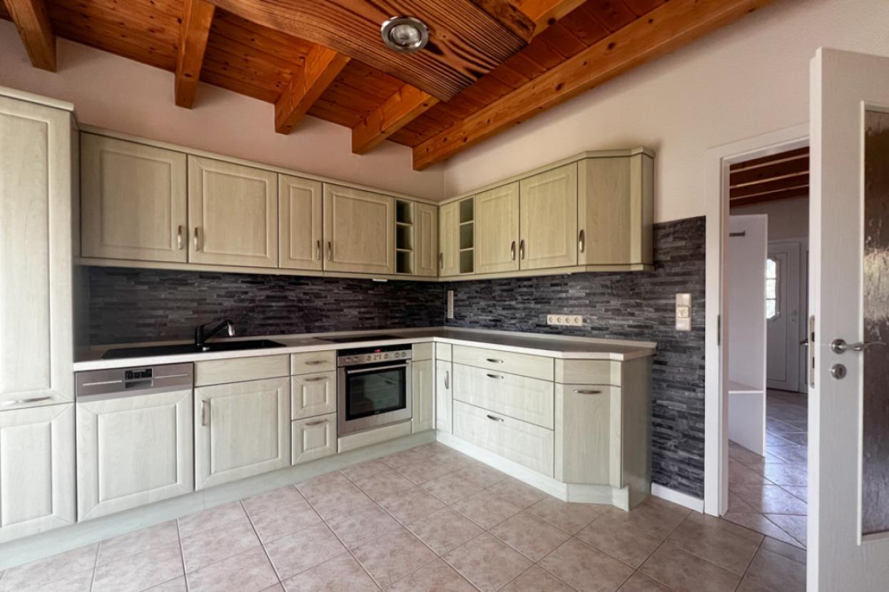 Blick von der Küche in den Flur