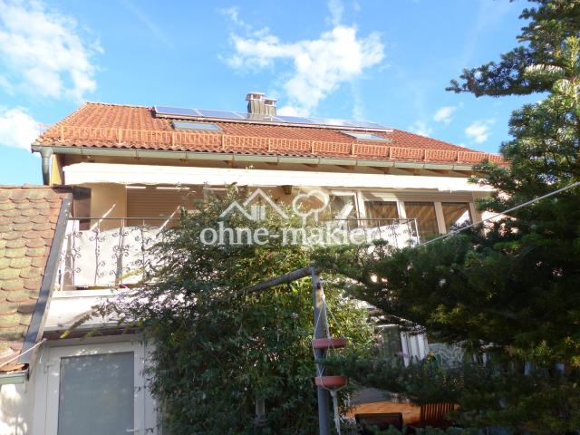 Südansicht mit Solaranlage