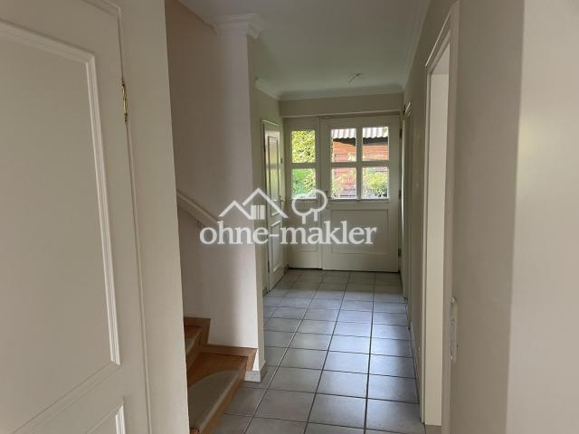 Eingang/Flur/Treppe OG/Keller