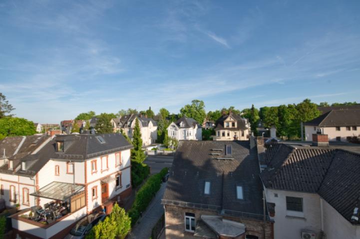 ...und über die Dächer von Wiesbaden