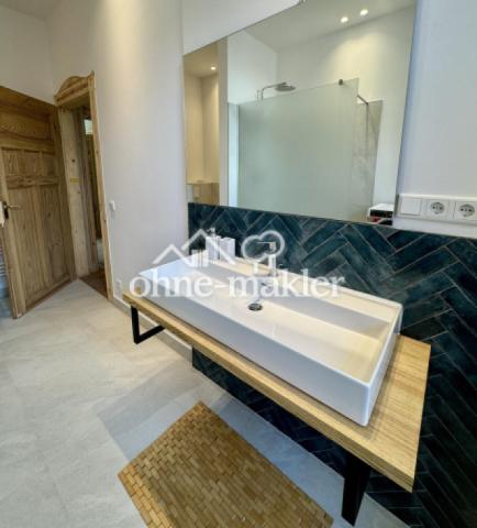 Großzügiges Waschbecken