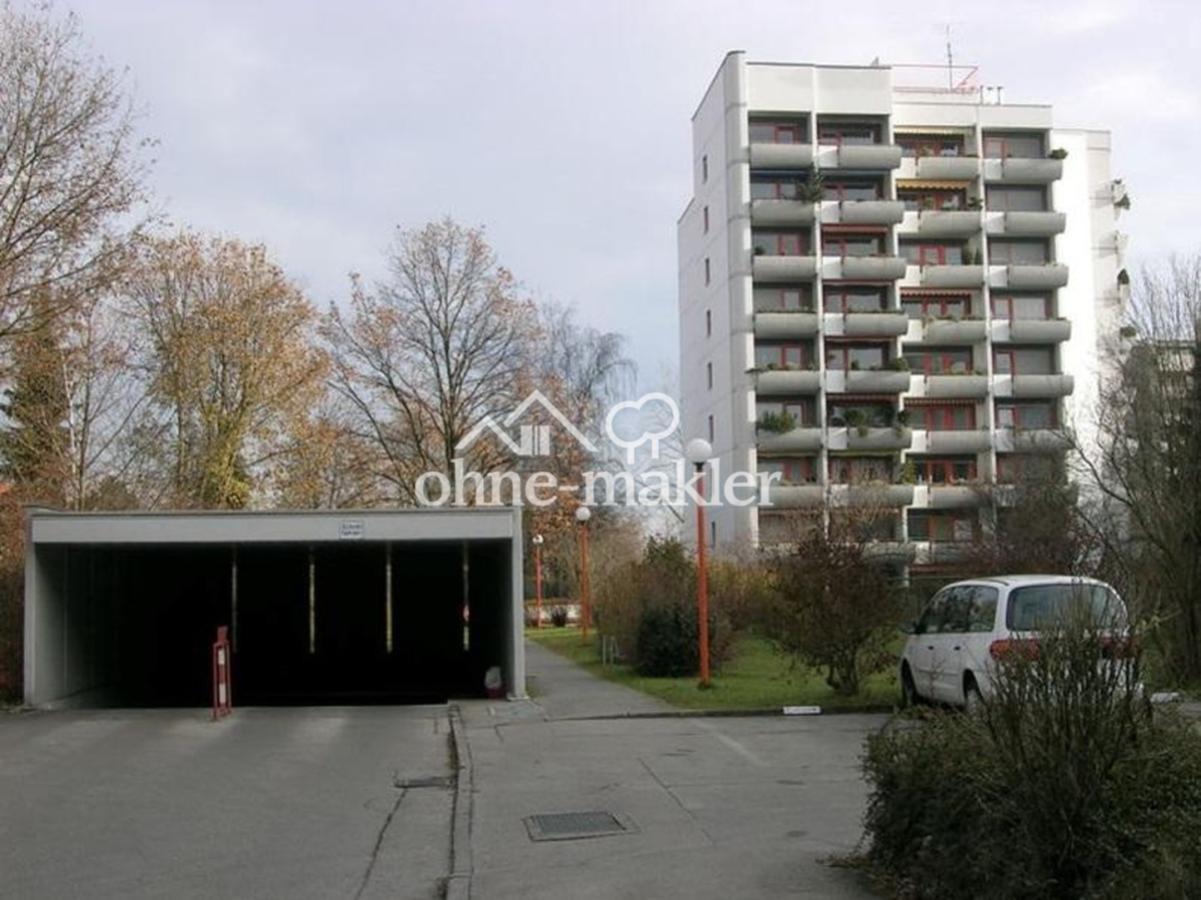 Gebäude und TG einfahrt