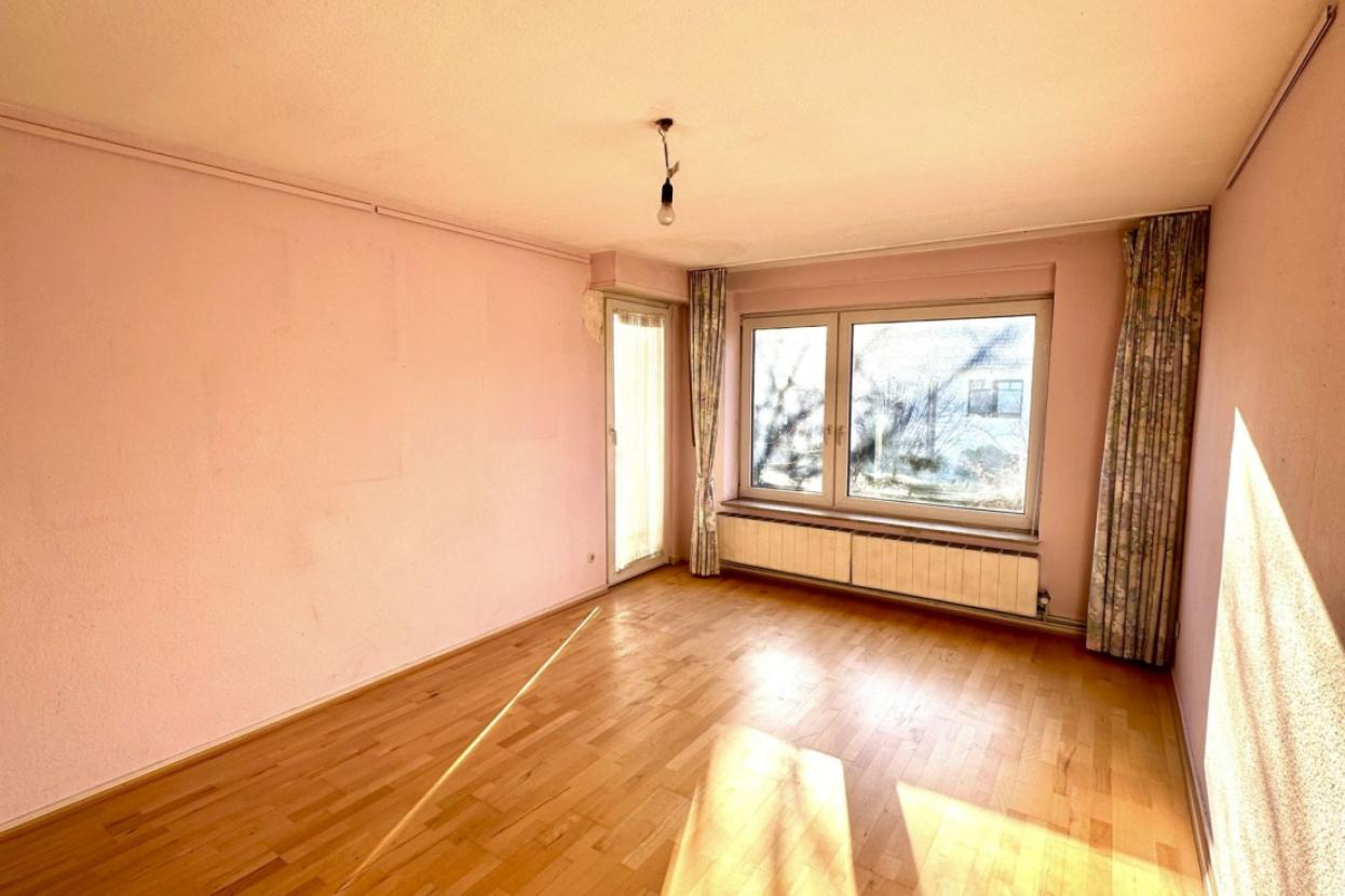 Schlafzimmer mit Balkonzugang 1.OG