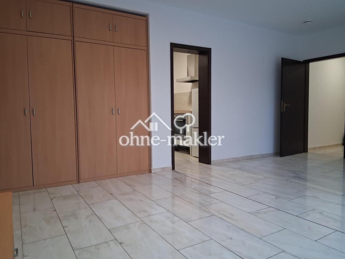 Wohnzimmer Blick zum Flur