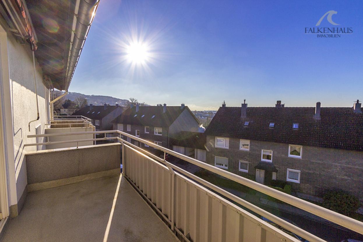 Balkon in Süd-West Ausrichtung - der angrenzende Balkon gehört ebenfalls zur Woh