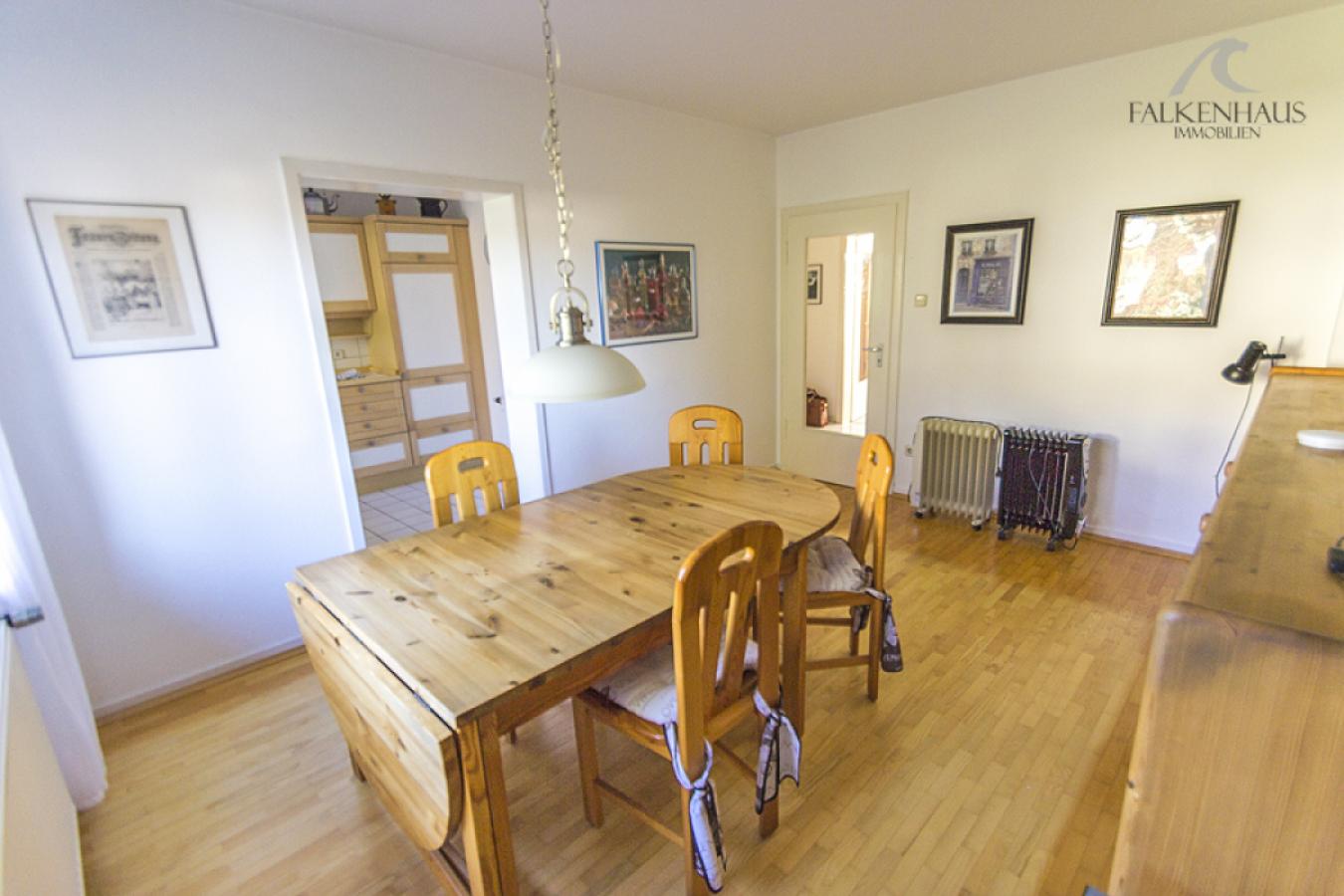 Hier haben Sie genügend Platz für Ihren Esstisch