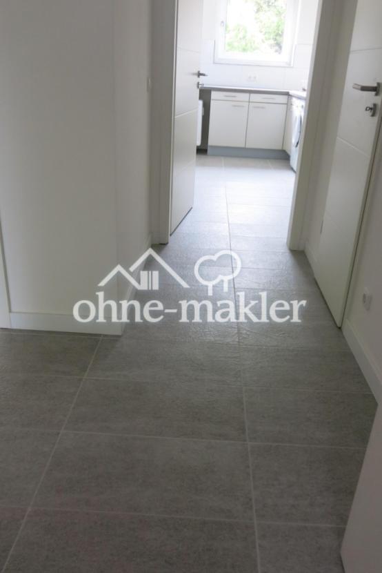 Diele mit Blick in die Küche