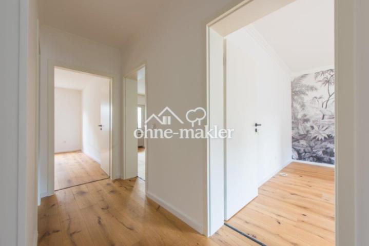 Flur und Zimmer mit Parkett