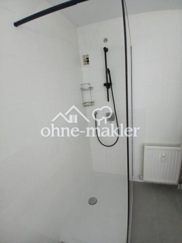 Begehbare neue Dusche