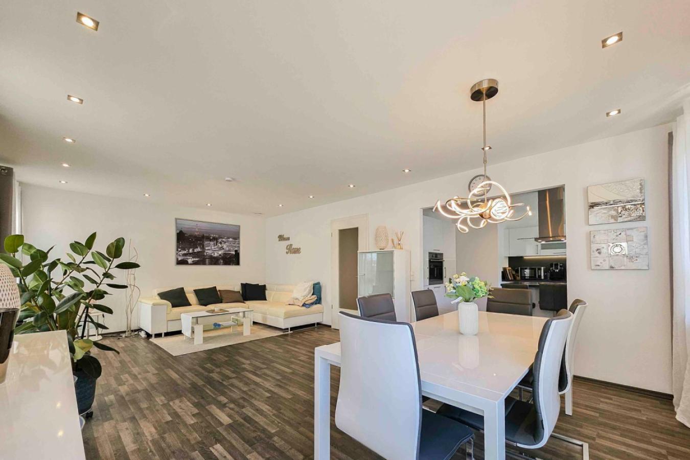 Wohn- Essbereich Bild 3