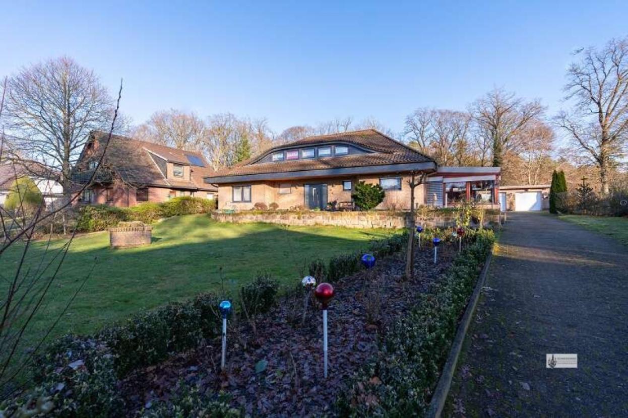 Auffahrt zum Wohngebäude