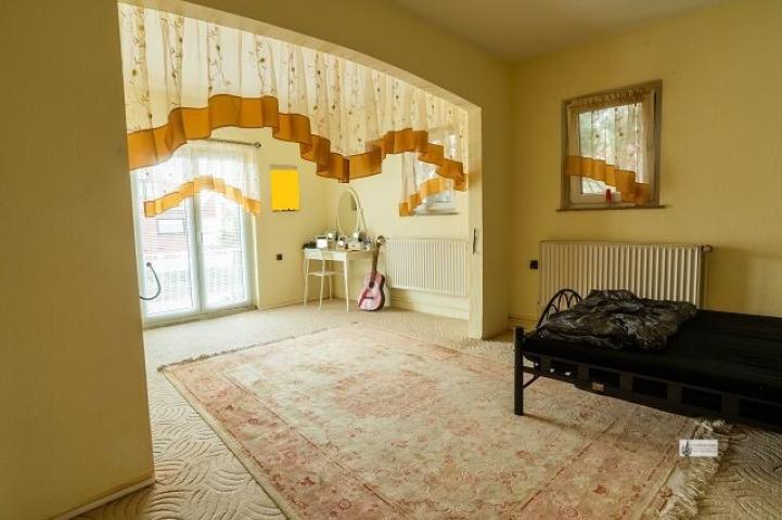 k-Wohn-Schlafbereich mit Balkon im OG