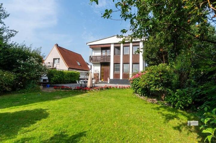 k-Terrasse im Garten