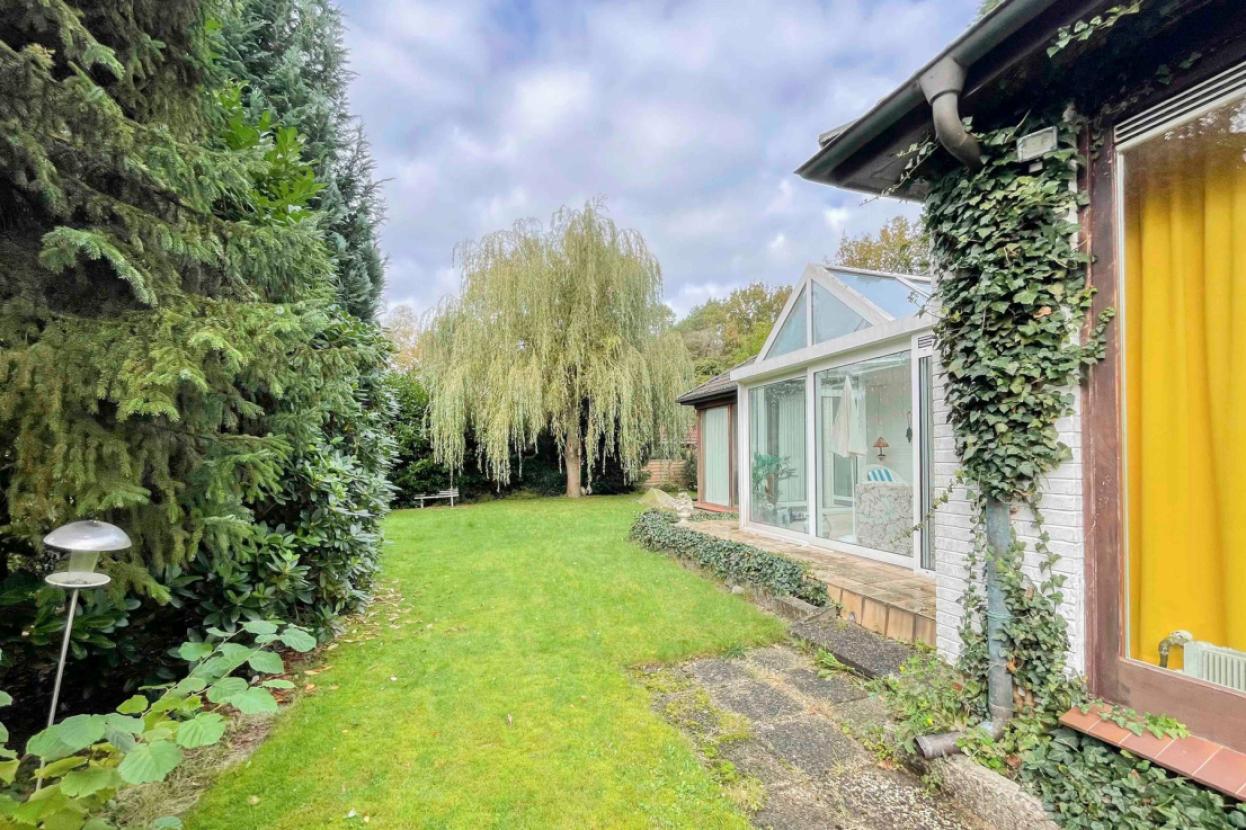 Garten_mit_Wintergarten