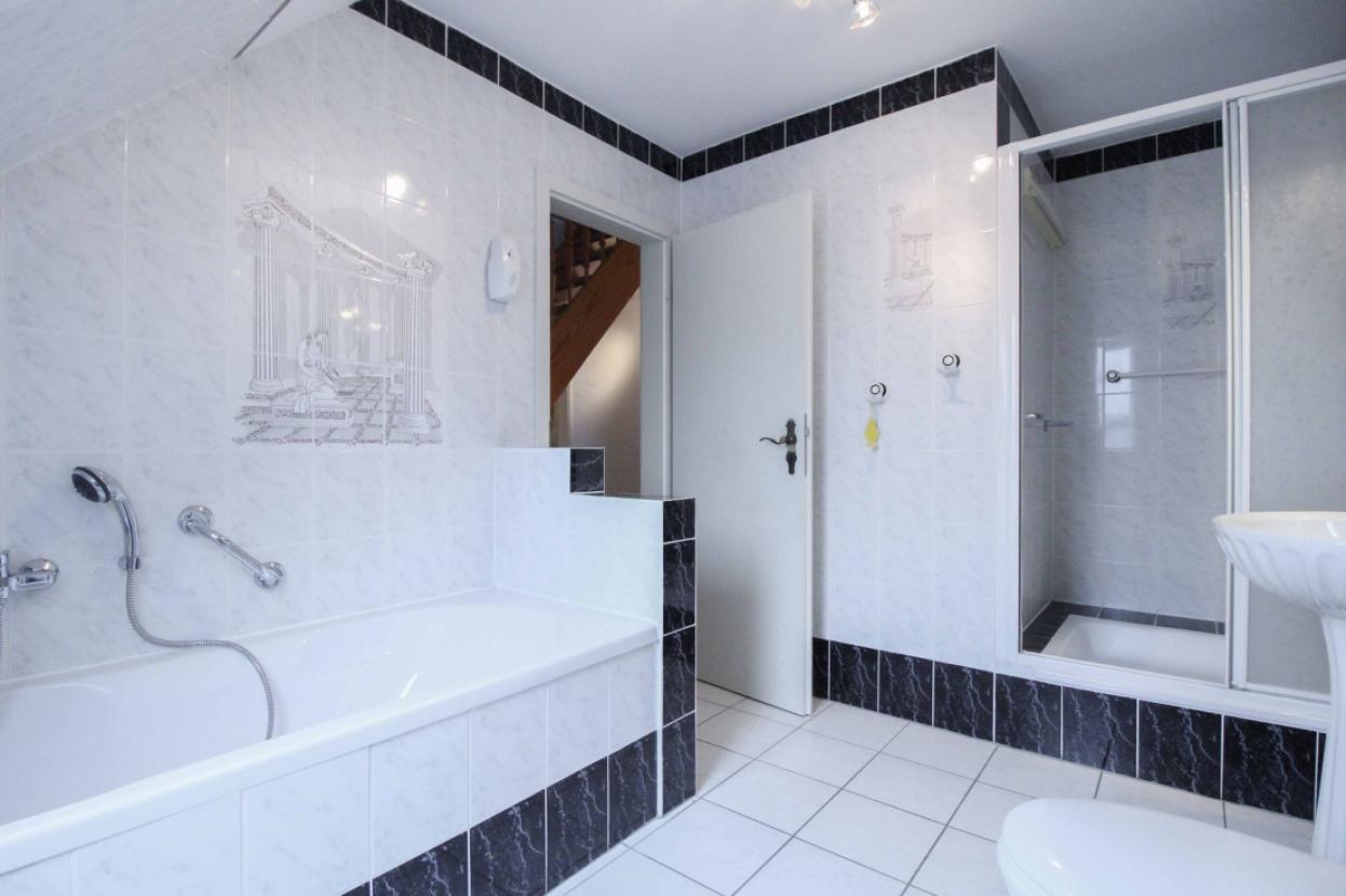 Badezimmer Ansicht 2