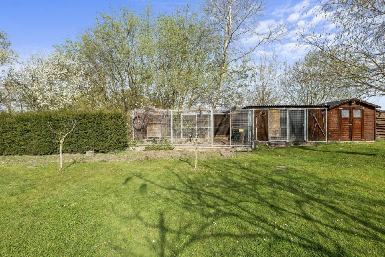 Hühnerstall + Auslauf