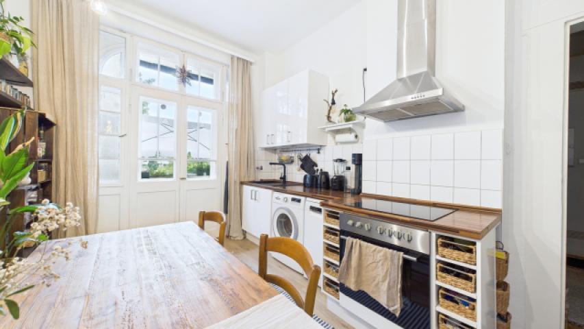 Küche Vordergebäude 1. Stock re