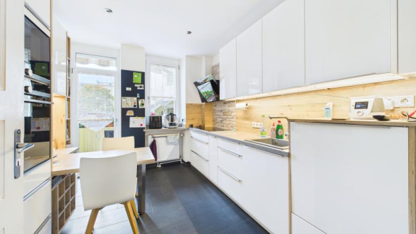 Küche Vordergebäude Hochparterre