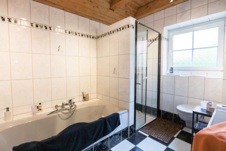 Badezimmer EG
