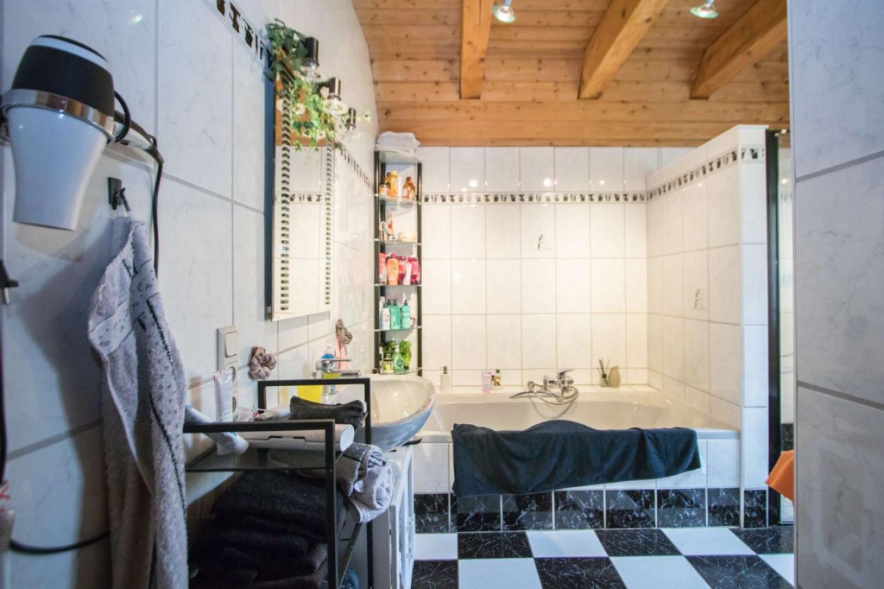 Badezimmer EG