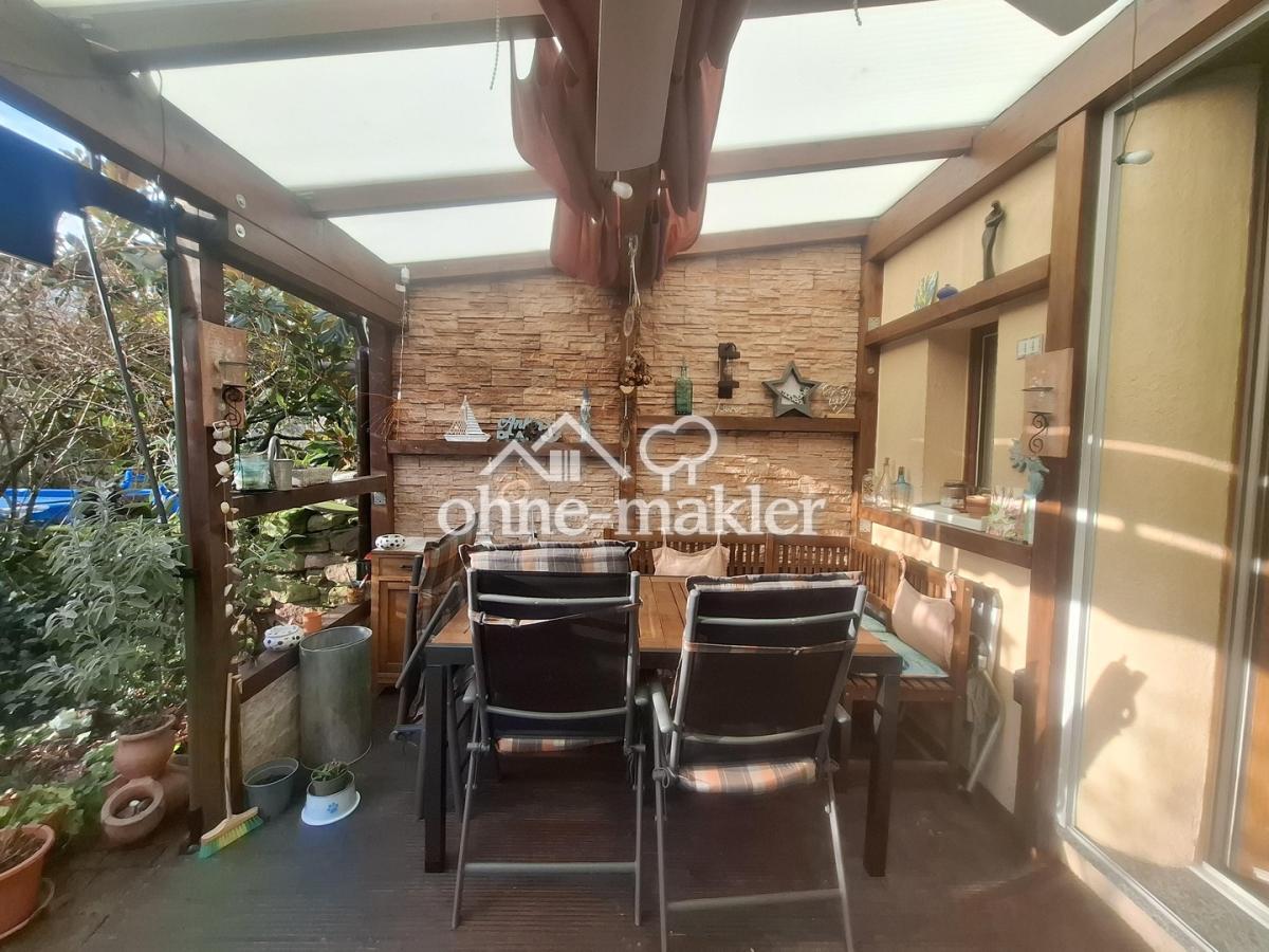 Terrasse mit Überdachung