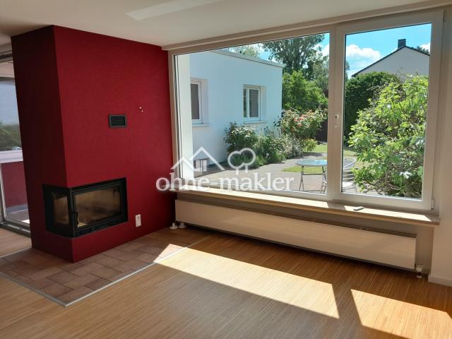 Blick auf Terrasse und Garten