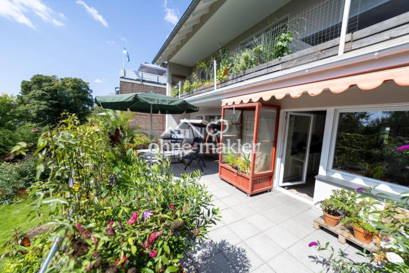 großzügige Terrasse