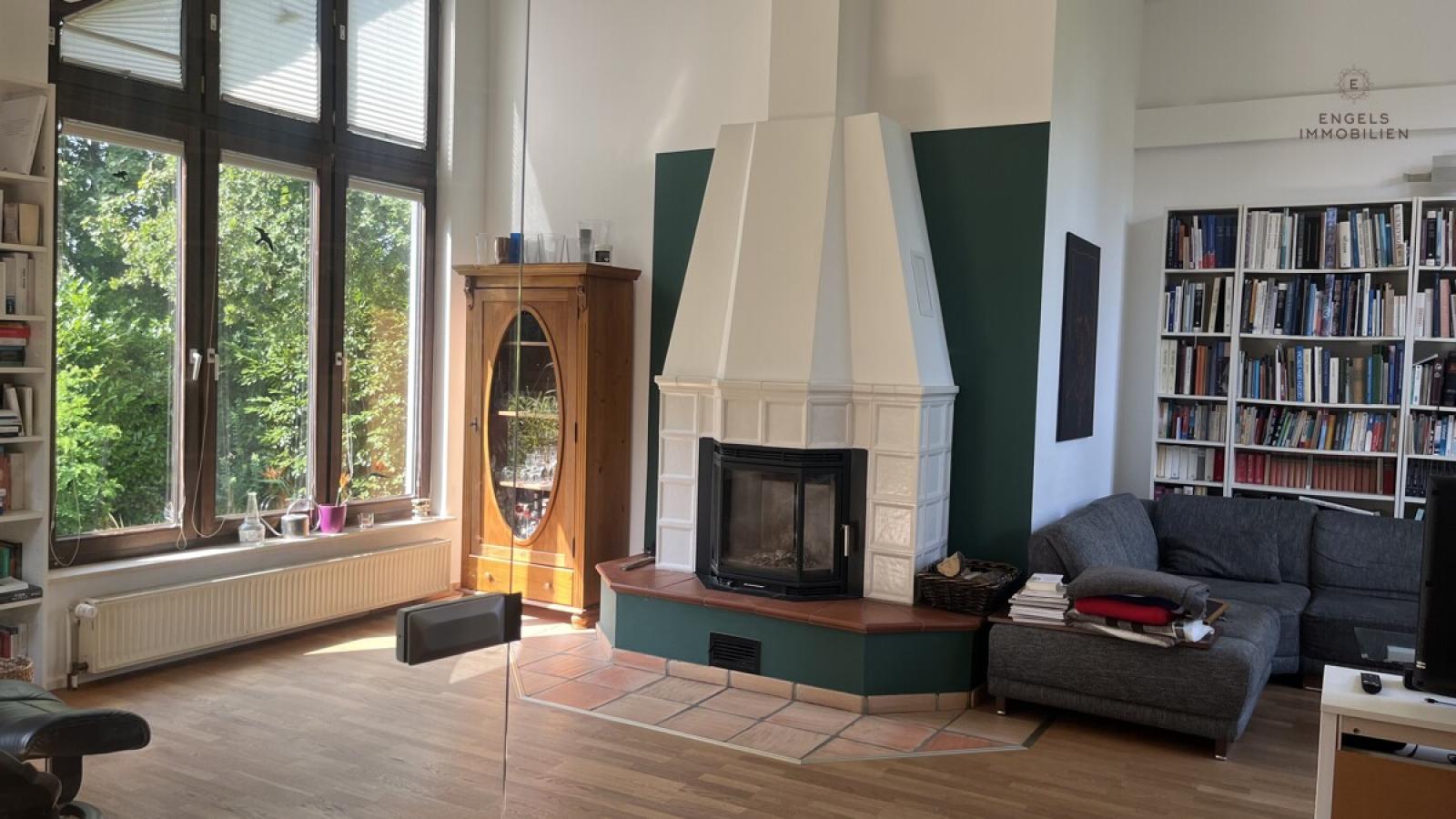 Wohnzimmer mit Kamin