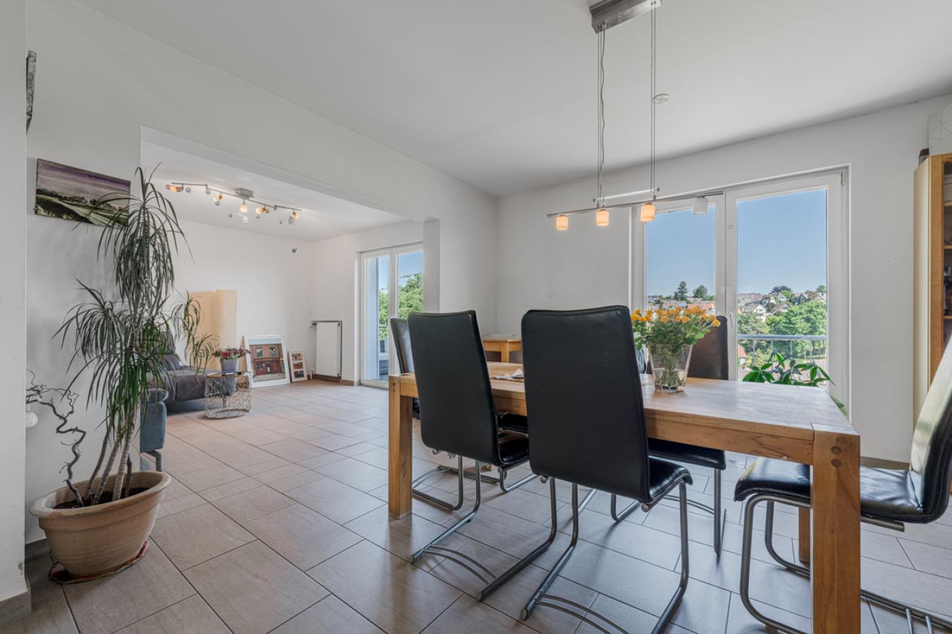 Ansicht offener Wohn- und Essbereich