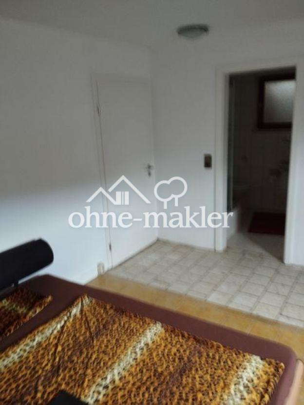 Schlafzimmer/ Bad UG