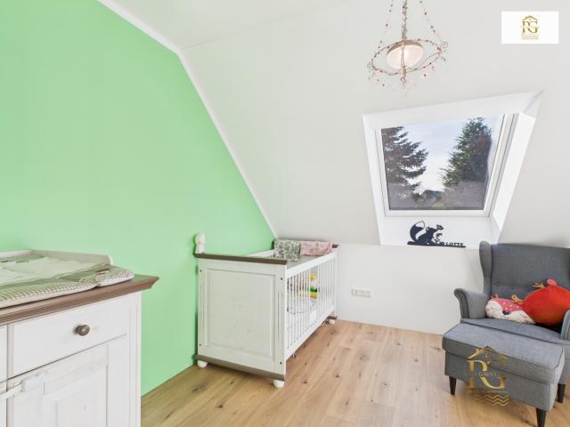 Schlafzimmer/Kinderzimmer 4 OG