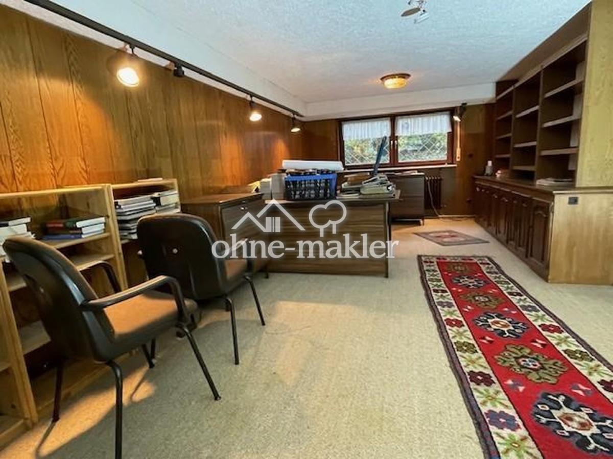 Büro im Keller