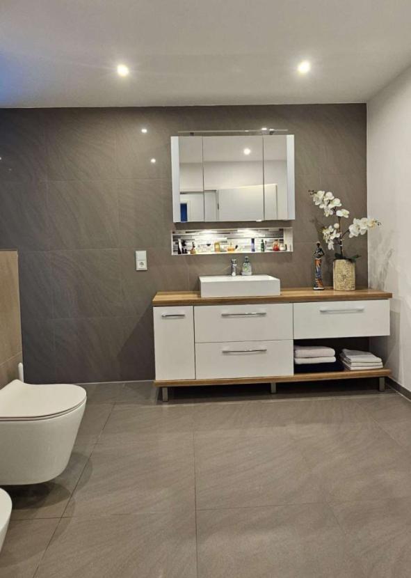 Badezimmer im Erdgeschoss