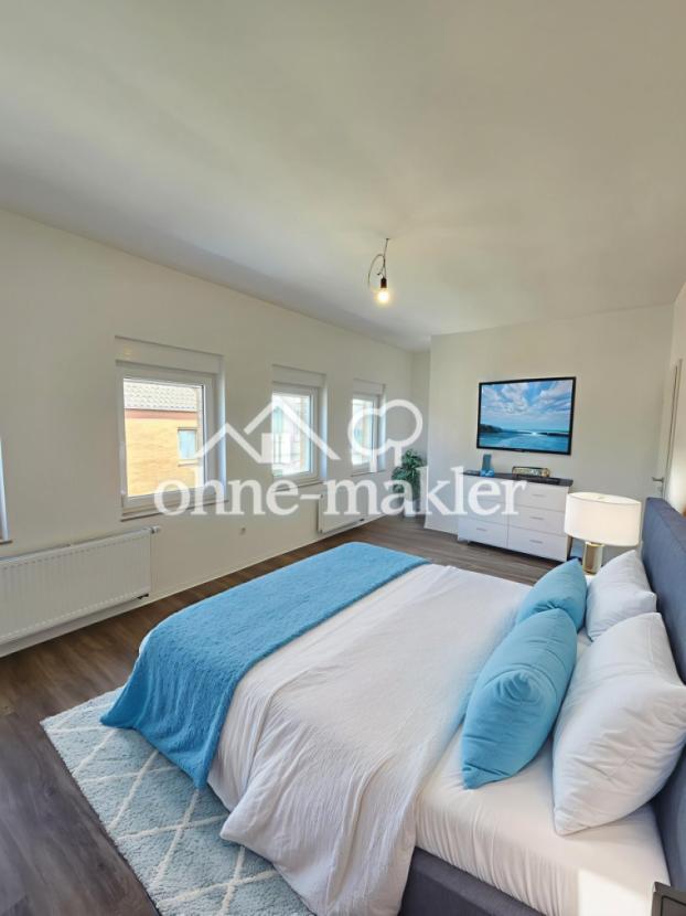 Möbeliertes Elternzimmer