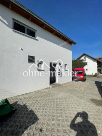 Freifläche vor Eingang