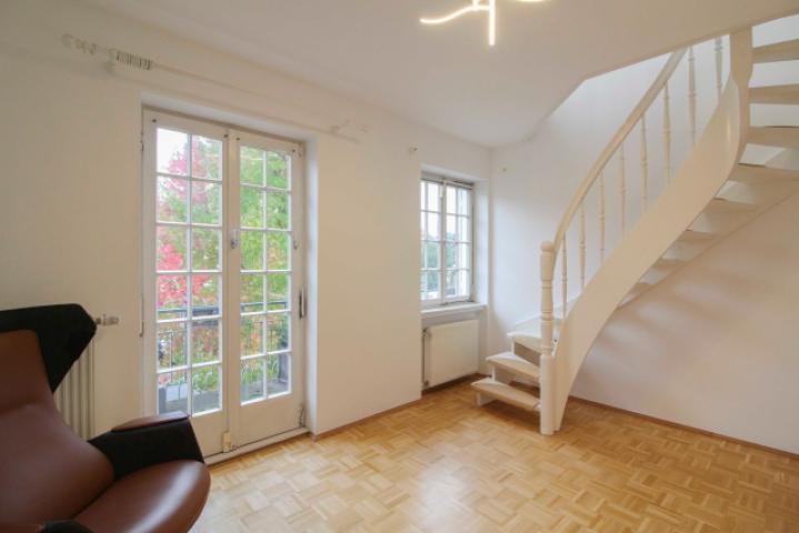 Durchgang zur Treppe 1. OG