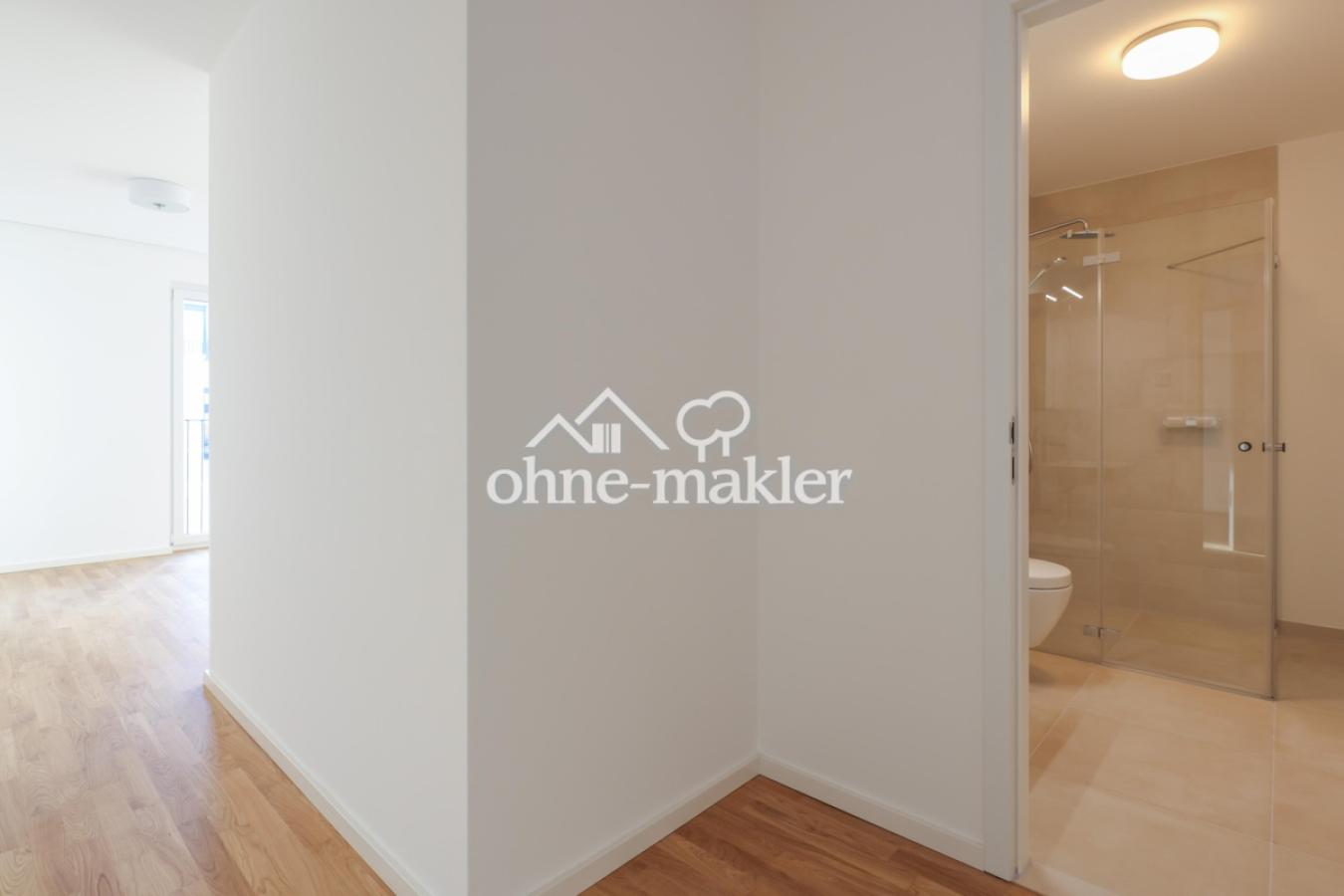 Blick in Bad aus Flur